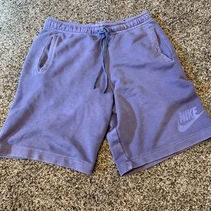 Nike men’s shorts medium